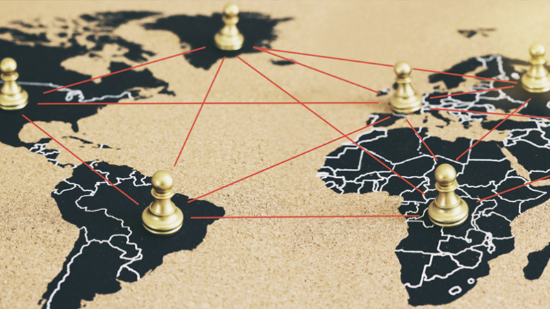 Các biện pháp như thuế quan. đóng băng tài sản, hạn chế thanh toán quốc tế hay kiểm soát dòng vốn không còn là ngoại lệ, mà trở thành một phần trong chiến lược liên quan đến địa chính trị Cac-bien-phap-nhu-thue-quan-dong-bang-tai-san-han-che-thanh-toan-quoc-te-hay-kiem-soat-dong-von-khong-con-la-ngoai-le-ma-tro-thanh-mot-phan-trong-chien-luoc-lien-quan-den-dia-chinh-tri