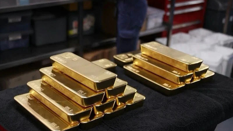 cot-moc-5200-usd-va-nhung-con-dia-chan-tai-chinh