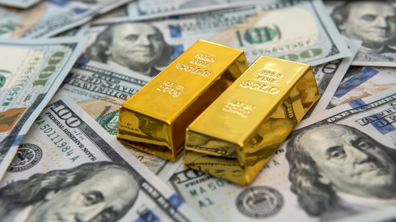 khi-lam-phat-thay-doi-thi-truong-ngay-lap-tuc-dieu-chinh-ky-vong-ve-lai-suat-danh-nghia-lai-suat-thuc-loi-suat-trai-phieu-va-suc-manh-cua-dong-usd-tu-do-anh-huong-truc-tiep-toi-chi-phi-co-hoi-nam-giu-vang