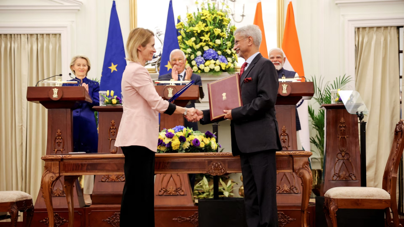 mo-cua-cac-linh-vuc-then-chot-va-cam-ket-moi-truong