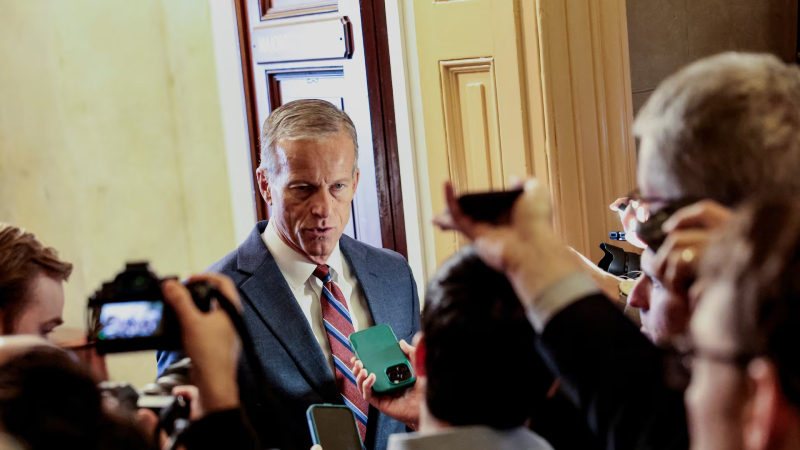 thoa-thuan-chuyen-sang-ha-vien-va-phan-ung-chinh-tri