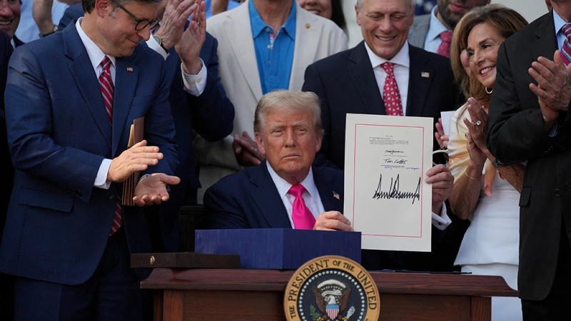 tong-thong-donald-trump-ky-duyet-dao-luat-to-dep