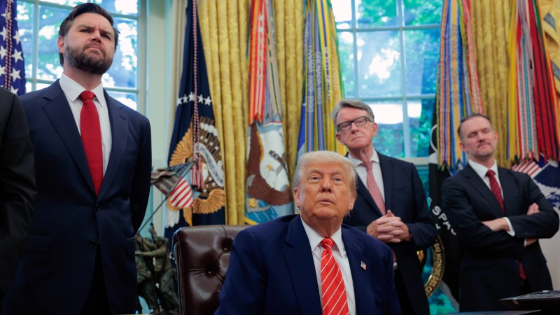 trump-cong-bo-thoa-thuan-thuong-mai-voi-vuong-quoc-anh-thoa-thuan-dau-tien-ke-tu-khi-tam-dung-thue-quan-doi-ung