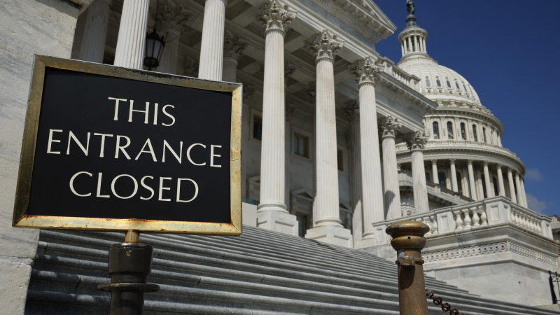 ty-le-that-nghiep-bi-nhieu-boi-dong-cua-chinh-phu